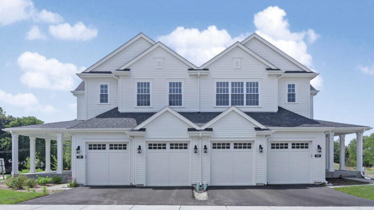 Roslyn Meadows townhome in Barrington, IL – front exterior