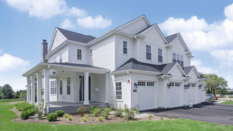 Roslyn Meadows townhome in Barrington, IL – front exterior