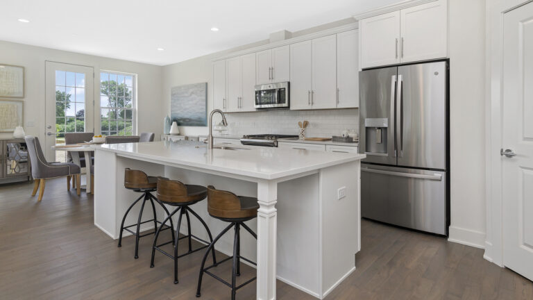 Roslyn Meadows townhome in Barrington, IL – kitchen